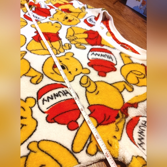 Vintage Disney Store Winnie the Pooh Hunny Pot Sweater Plush Warm Fuzzy Fleece - Picture 3 of 5